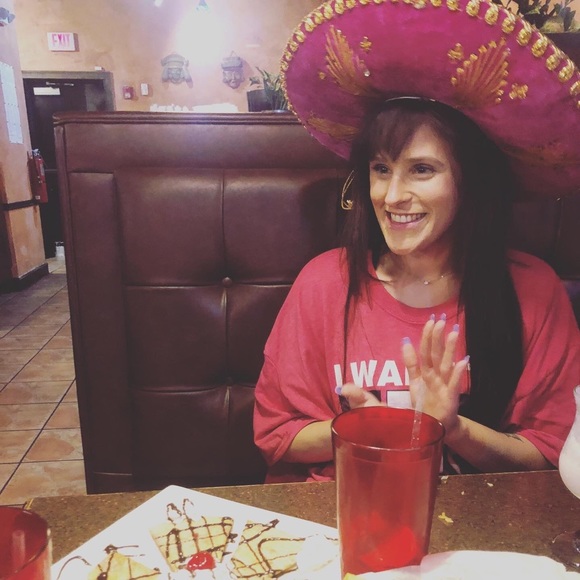 Meet your Posher, Jessie (Mariah Carey’s #1 fan) - Picture 2 of 8